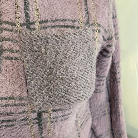 Soft Light Purple Sweater~Gold Front Metal Zipper~Front Pocket~Size Medium - Picture 7 of 7